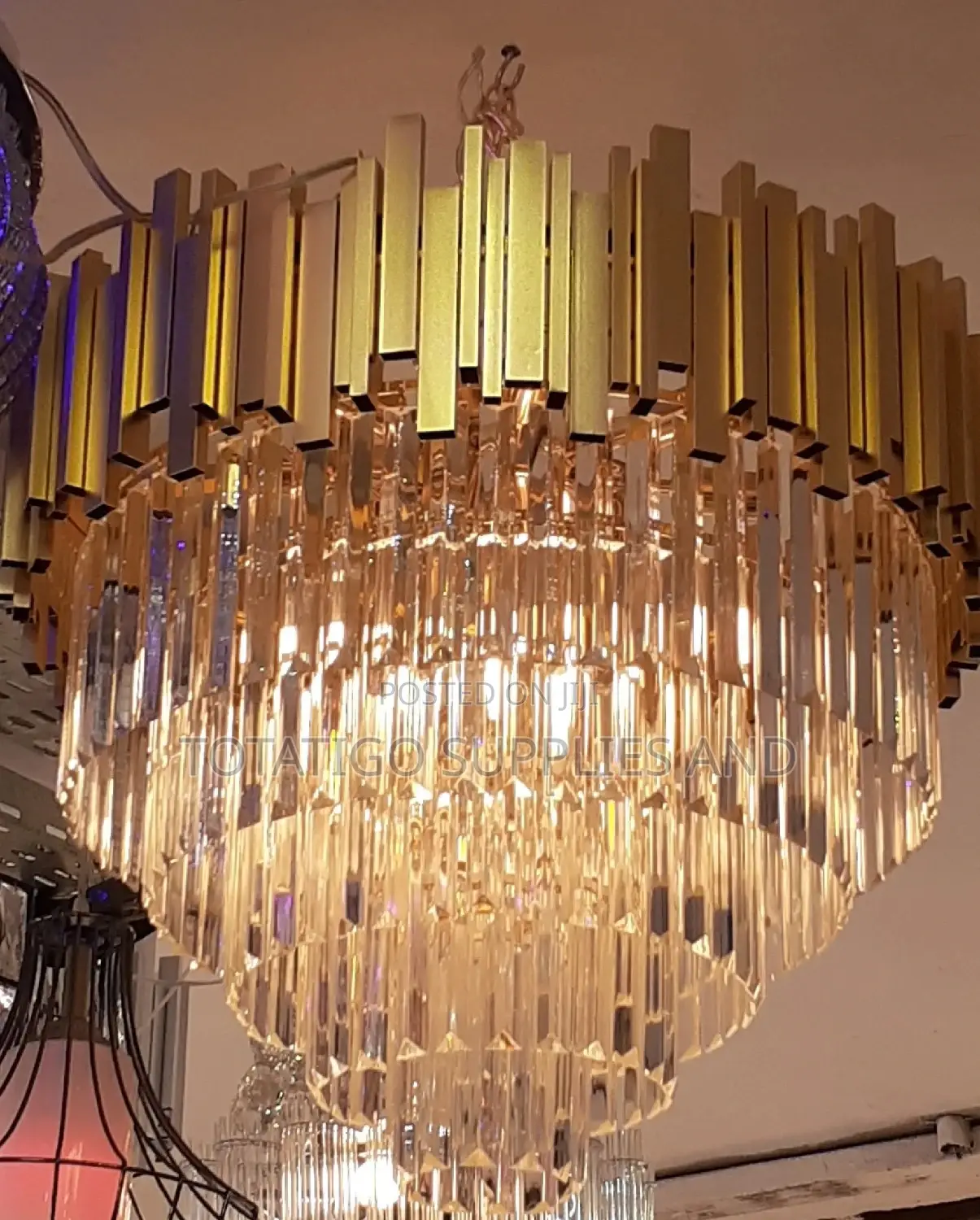 Pure Big Goldlike Chandelier
