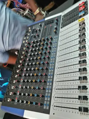 Yamaha Kv-120 Amp Mixer 12channels