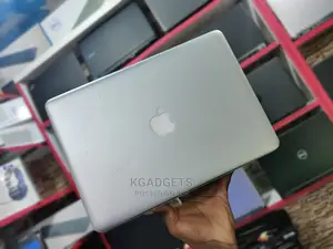 Laptop Apple MacBook 2012 8GB Intel Core I5 HDD 750GB