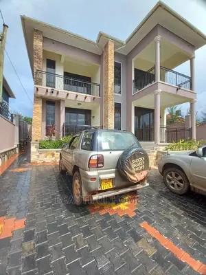 Furnished 5bdrm House in Kira Tarmack Access for Sale