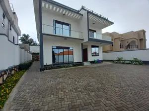 Furnished 6bdrm Mansion in Kira Corporate, Central Division for Sale