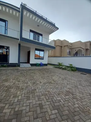 Furnished 6bdrm Mansion in Kira Corporate for Sale
