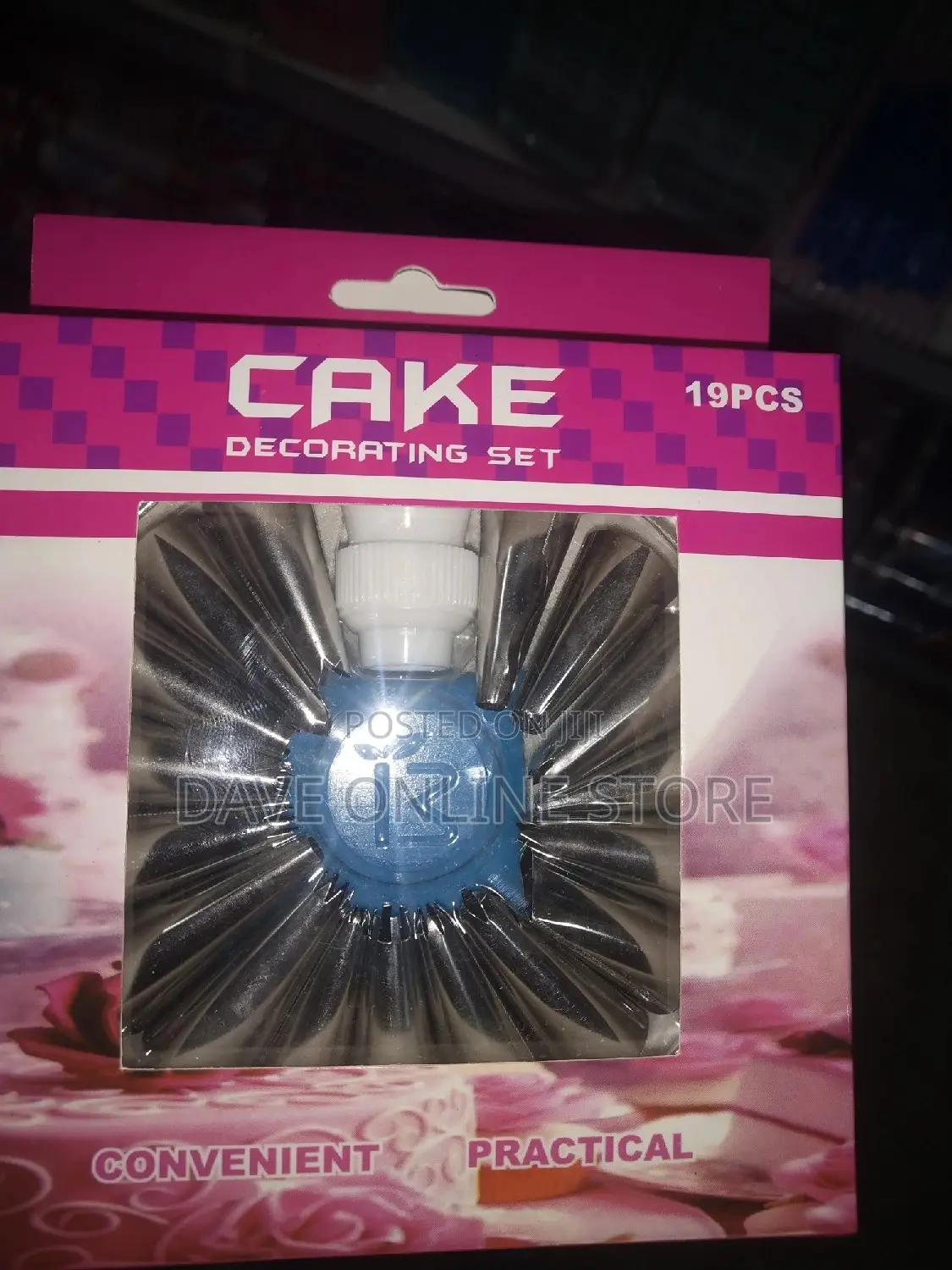 19 Pieces Cake Decorating Set