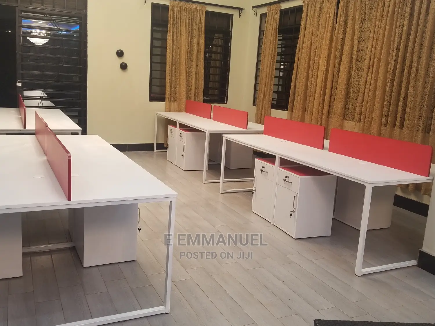 Office Workstations / Staff Desks