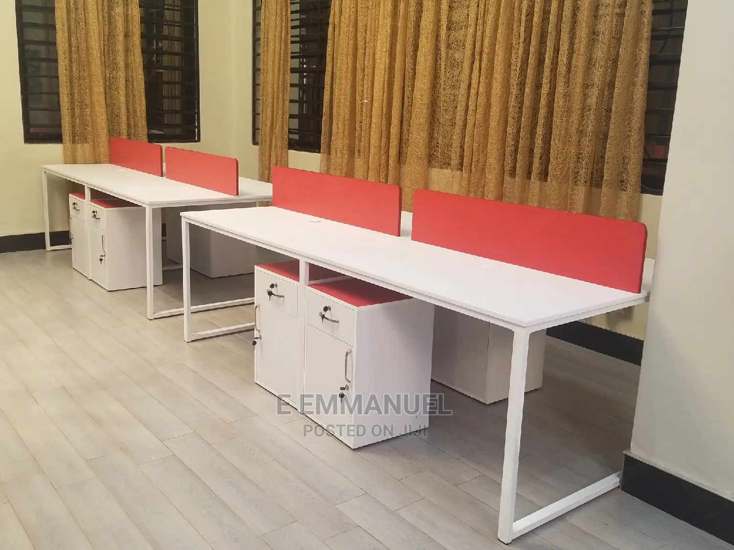Office Workstations / Staff Desks