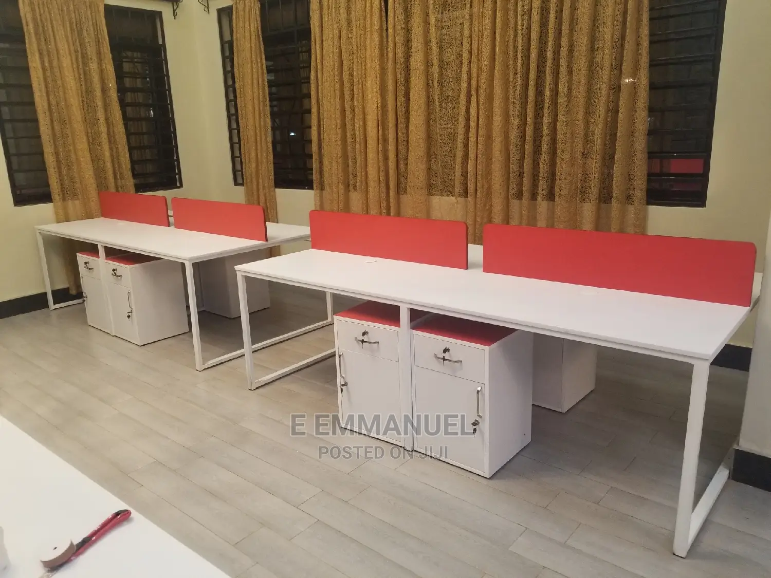 Office Workstations / Staff Desks