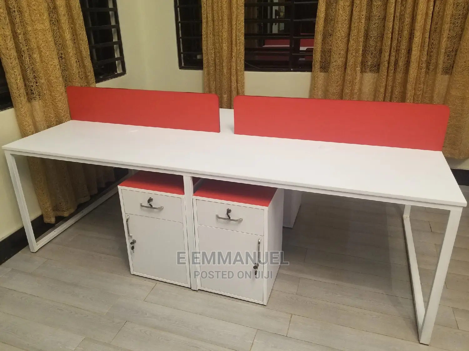 Office Workstations / Staff Desks