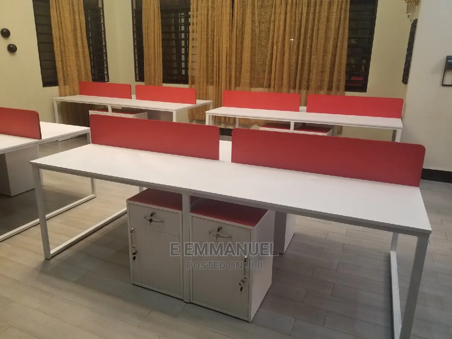 Office Workstations / Staff Desks