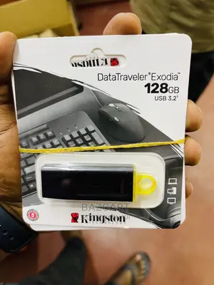 Kingston 128gb 100mb/S Memory Card With SD Adapter