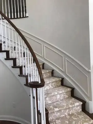 Walls Molding and Decorations.