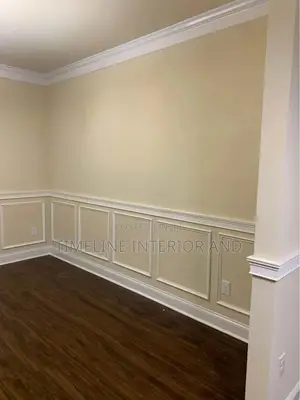 Walls Molding and Decorations.