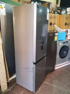 Hisense 341L Double Door Refrigerator