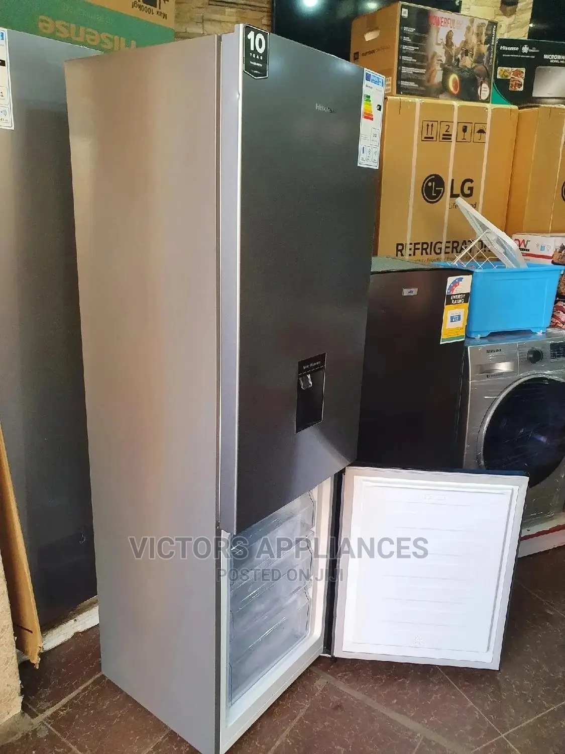 Hisense 341L Double Door Refrigerator