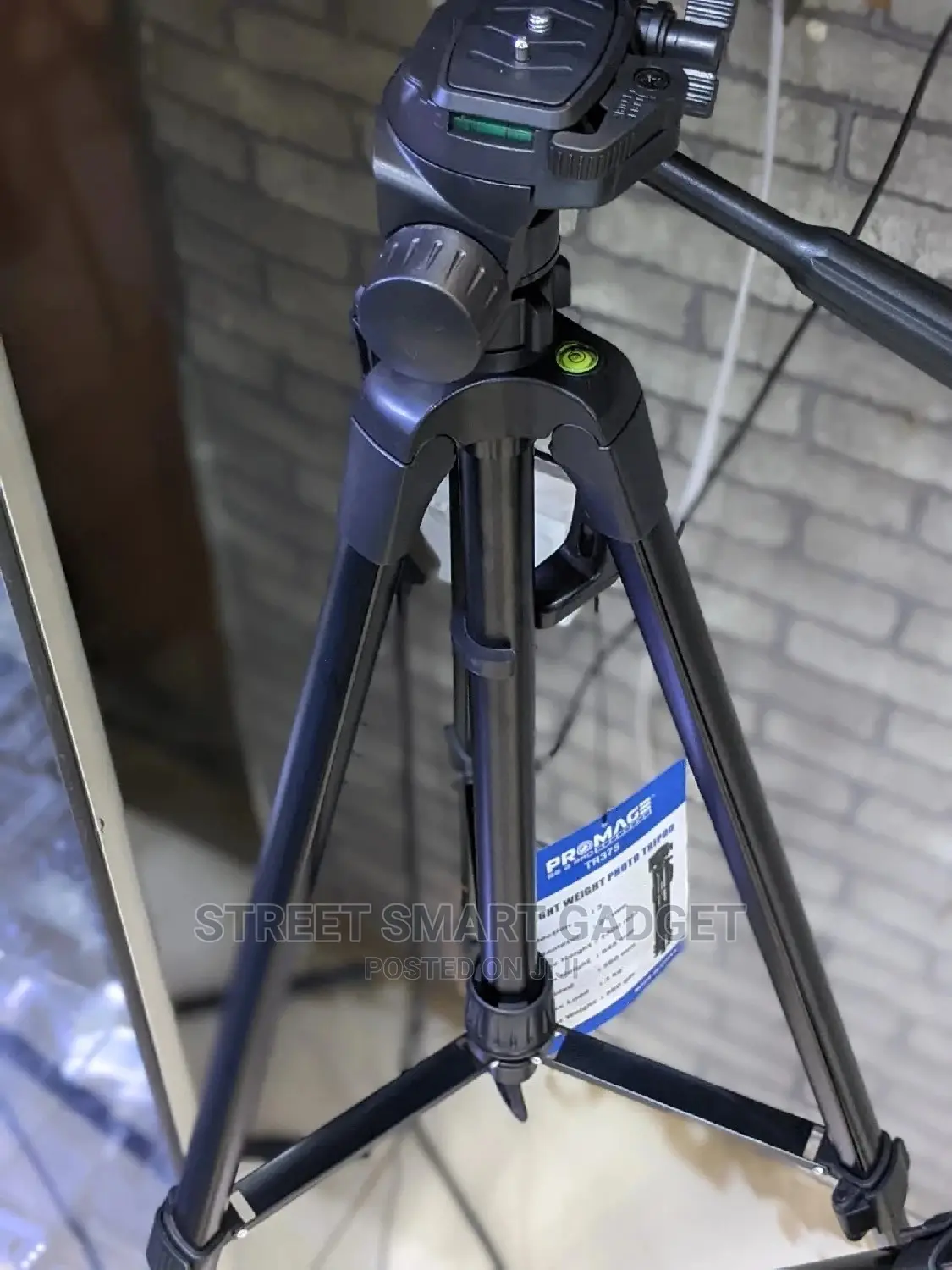PLOKAMA Professional Light Tripod