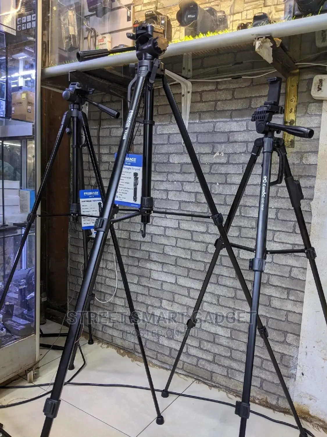 PLOKAMA Professional Light Tripod