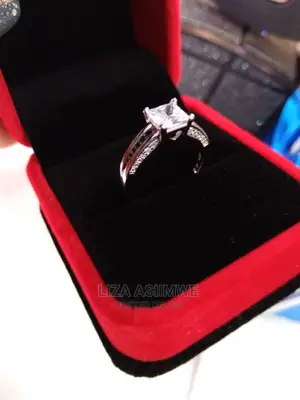 Quality Engagement Rings Available With the Ring Box