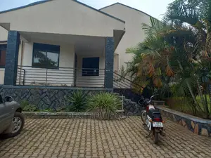 Furnished 4bdrm House in Kira Corporate for Sale