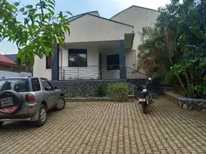 Furnished 4bdrm Maisonette in Kira for Sale