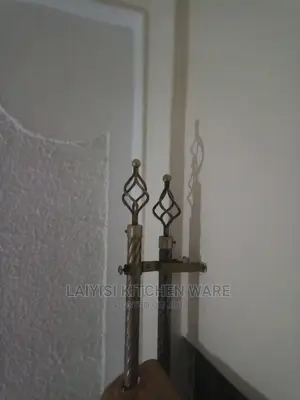 6metres Curtain Rods With End Caps and Holders Apair