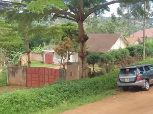 Furnished 3bdrm Mansion in Nyendo for sale