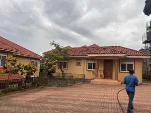 5bdrm House in Mutungo, Central Division for Rent