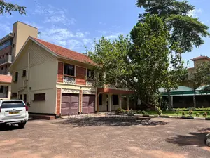 6bdrm Bungalow in Bugoloobi, Central Division for Rent