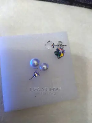 Simple Earpins Available