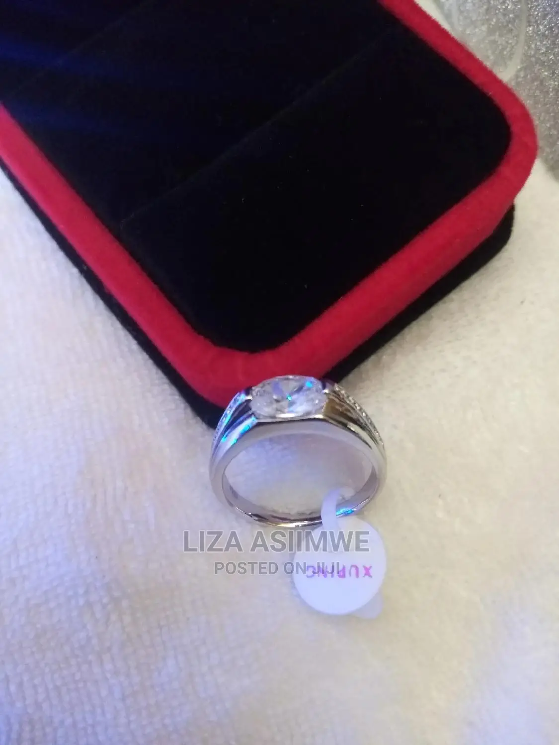 Silver Engagement Rings Available With the Ring Box