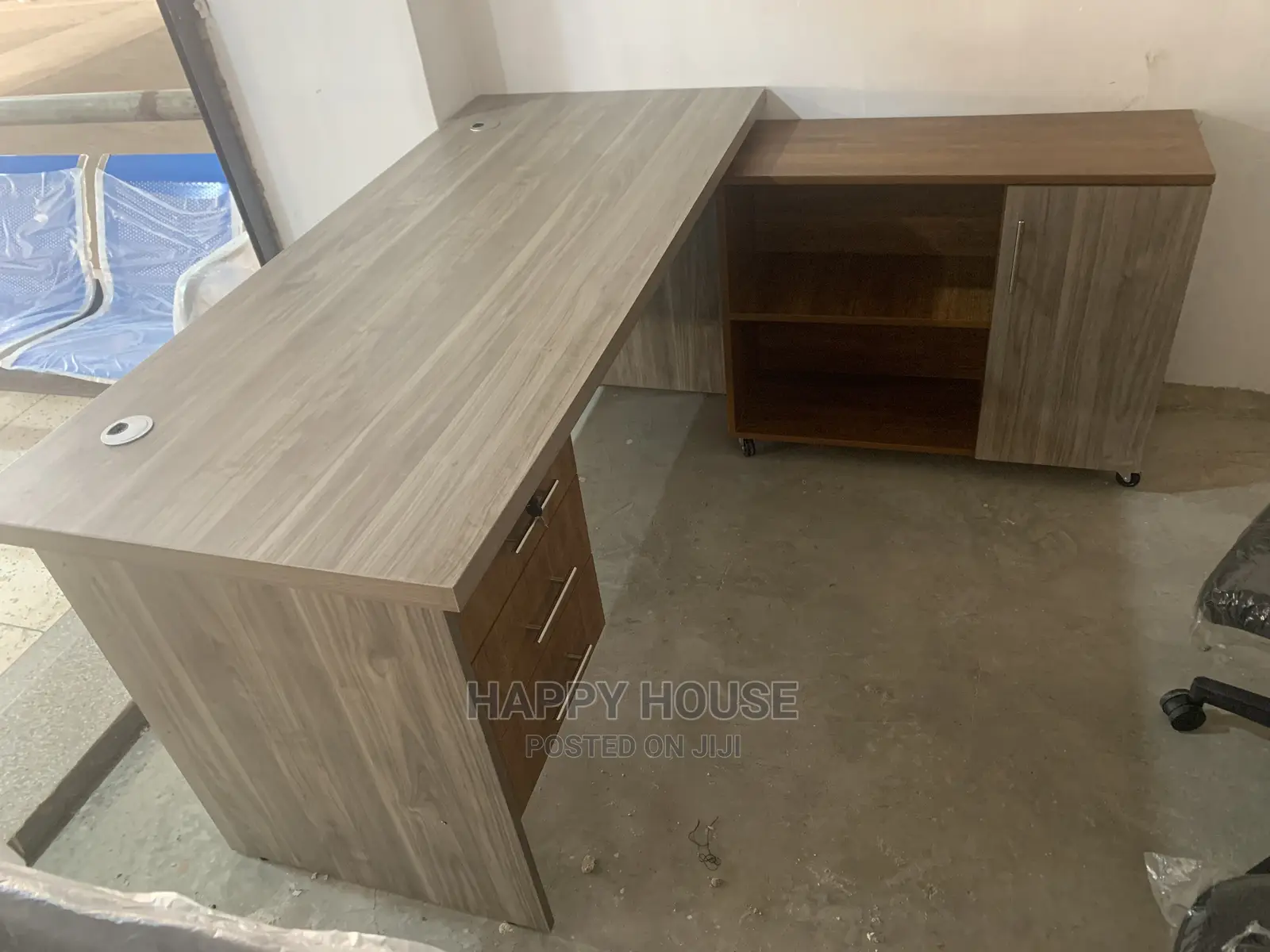 Executive Office Desk (1.6 Mtr)