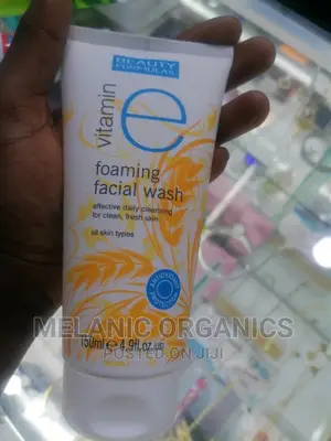 Vitamin E Foaming Face Wash
