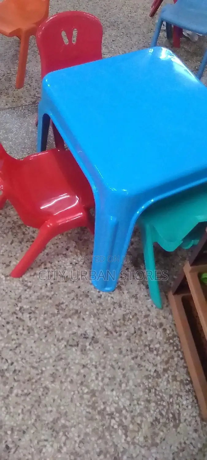 Zed Kids Dinning Table