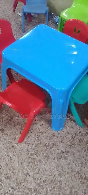 Zed Kids Dinning Table