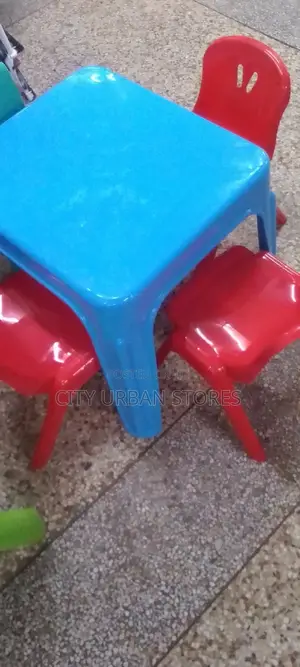 ZED Kids Plastic Dinning Table Set