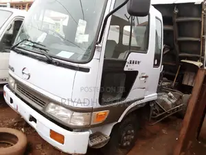 Hino 1990 in Good Condition