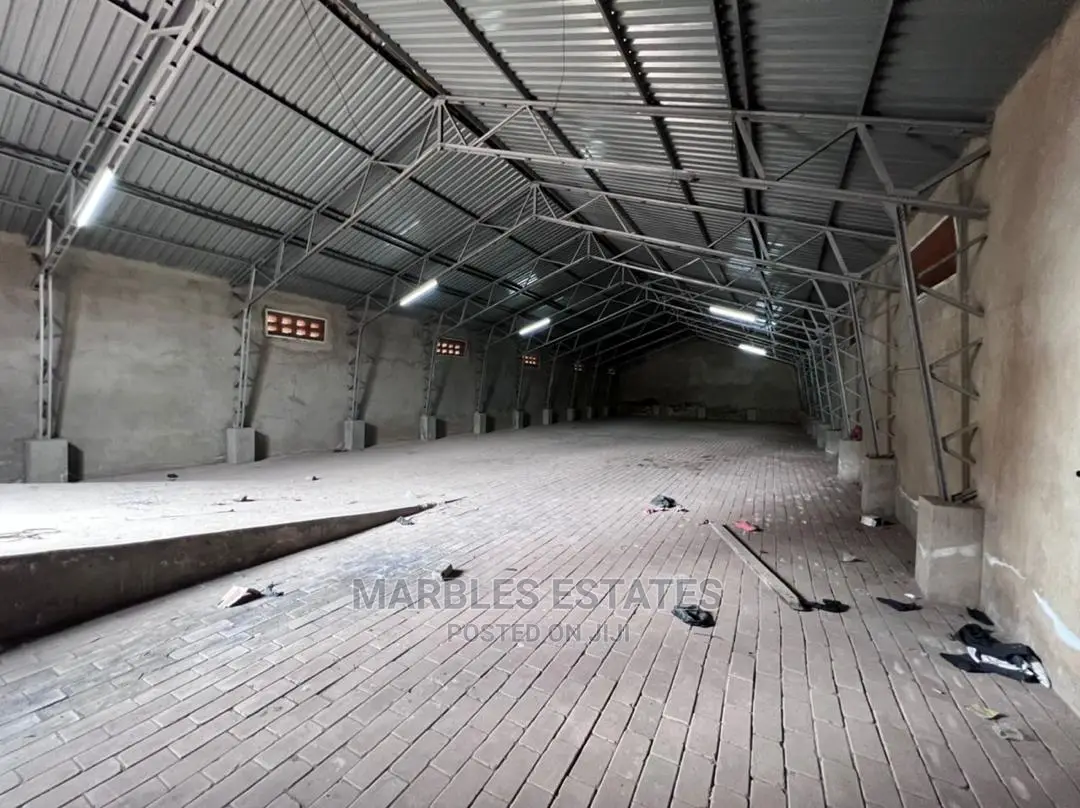 Warehouse for Rent in Industrial Area at $7