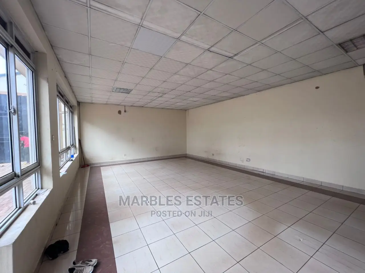 Warehouse for Rent in Industrial Area at $7