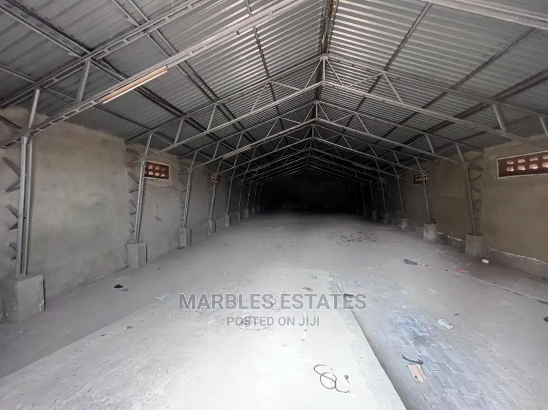 Warehouse for Rent in Industrial Area at $7