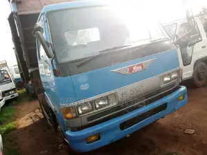 Hino Dumper