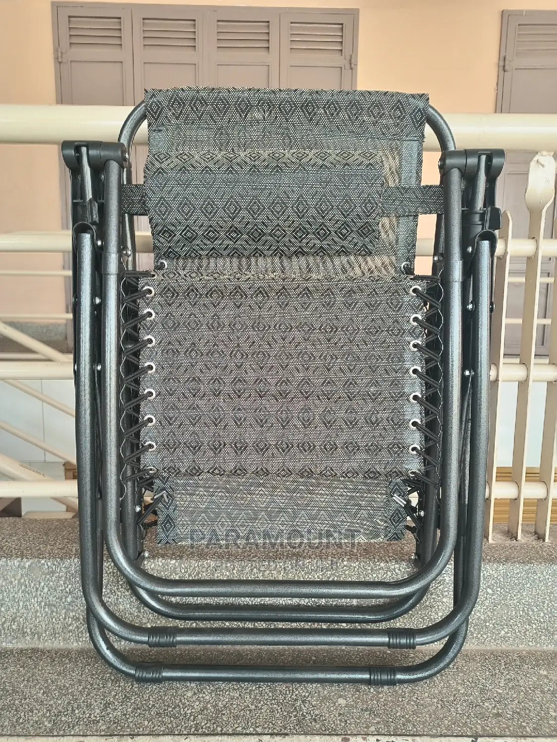 Zero Gravity Inclining Chair
