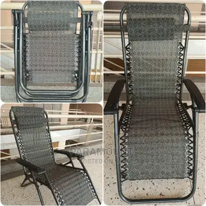 Elderly and Back Pain Patients Zero Gravity Inclining Chair