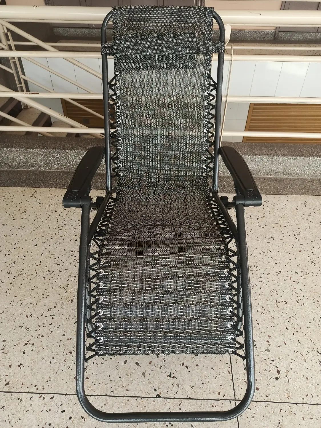 Elderly and Back Pain Patients Zero Gravity Inclining Chair
