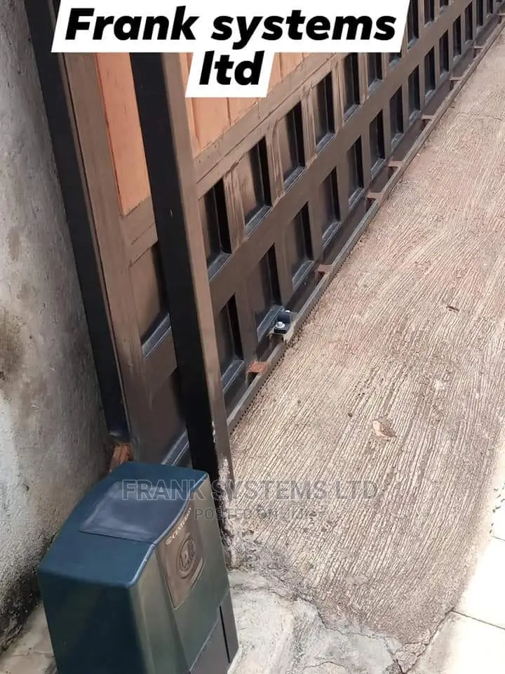 Automatic Sliding Gate System. Evo D5