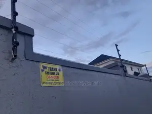 Electric Fence System With High Tense Wires