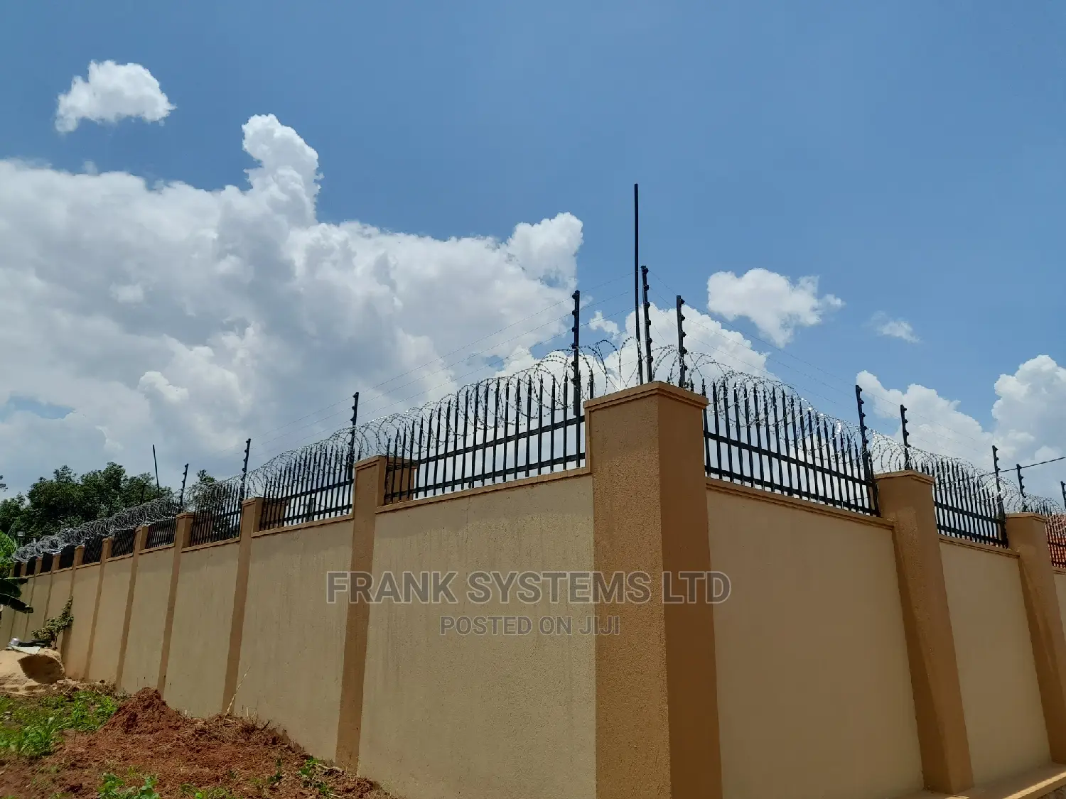 Electric Fencing System With Razor Wire.