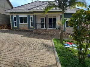 Furnished 3bdrm House in Kira Good for Sale