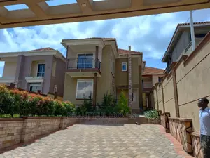Furnished 4bdrm Mansion in Kira Tarmacked for Sale