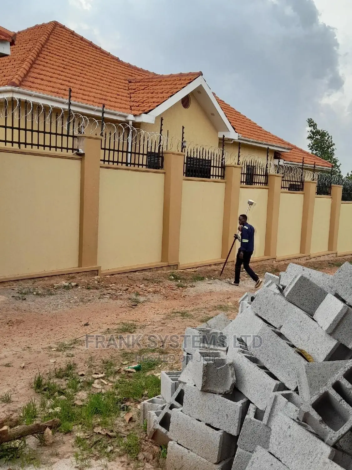 Electric Fencing System With Razor Wire.