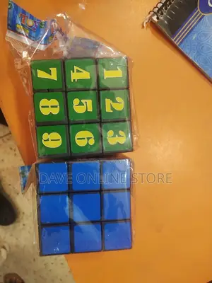 Kids Play Rubik's Cube