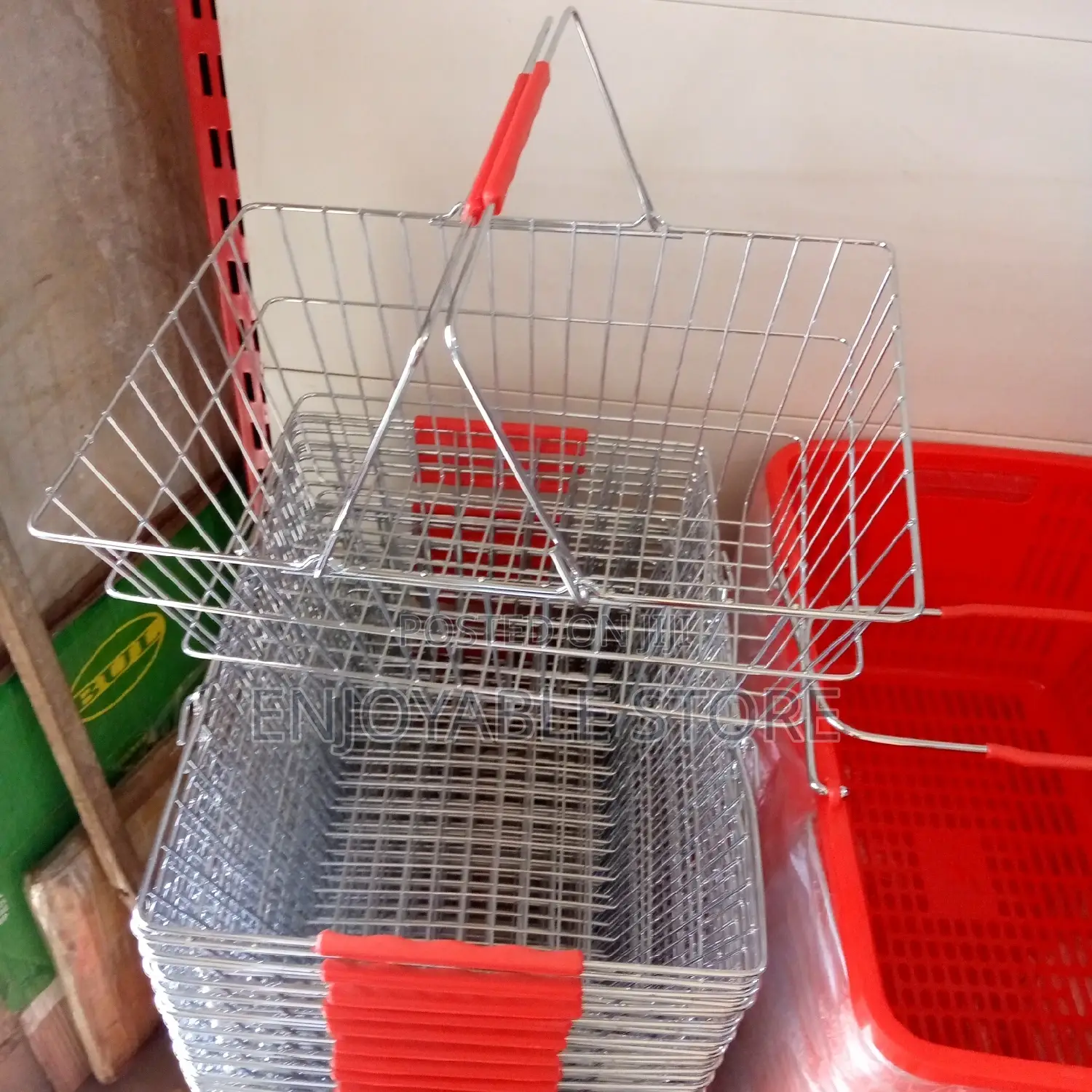 Metallic Shopping Shelves Supermarket