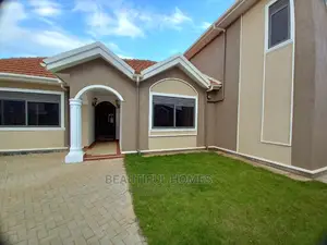 Furnished 4bdrm Mansion in Kira Tarmacked for Sale